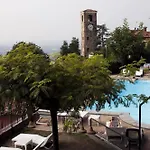 Otel Castello Di Santa Vittoria Santa Vittoria dʼAlba