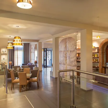 Otel Castello Di Santa Vittoria Santa Vittoria dʼAlba