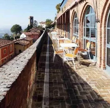 Castello Di Santa Vittoria 4*